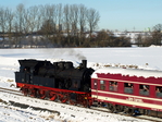 78 468 schiebt den Zug