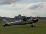 Eine Cessna 195