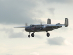 2 motoriger Bomber aus dem 2. Weltkrieg