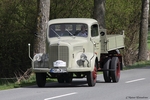 Beiger Mercedes-Benz Haubenlkw