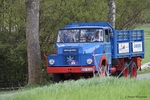 Blauer Henschel Hauben-LKW