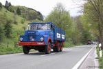 Blau-Roter LKW