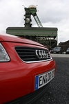 TuneUp-Meeting Zeche Westfalen in Ahlen. Roter Audi vor Förderturm