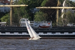 Segelyacht vor Segelschiff Krusenstern